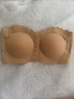 Strapless Scalloped Edge Nude Bandeau with Light Padding